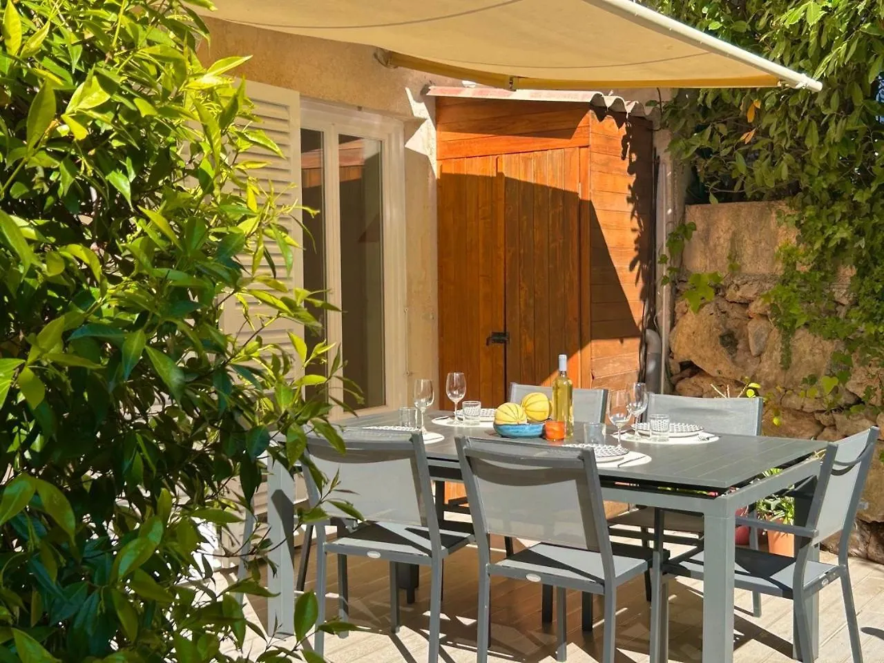 La Corne Dor - Spacious 2-Level Villa With Air Conditioning, Terrace And Pool Villefranche-sur-Mer 0*,  Francie